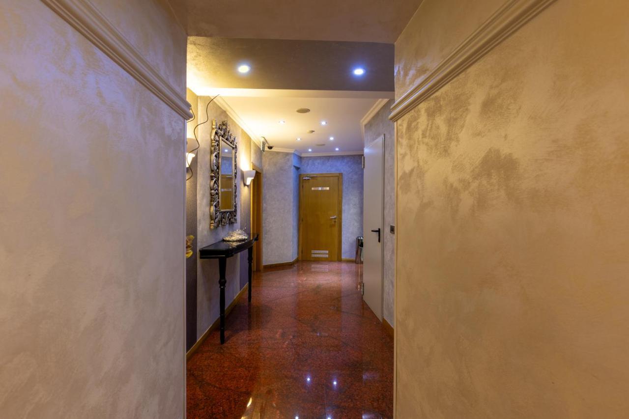 Hotel Vardar โกตอร์ ภายนอก รูปภาพ