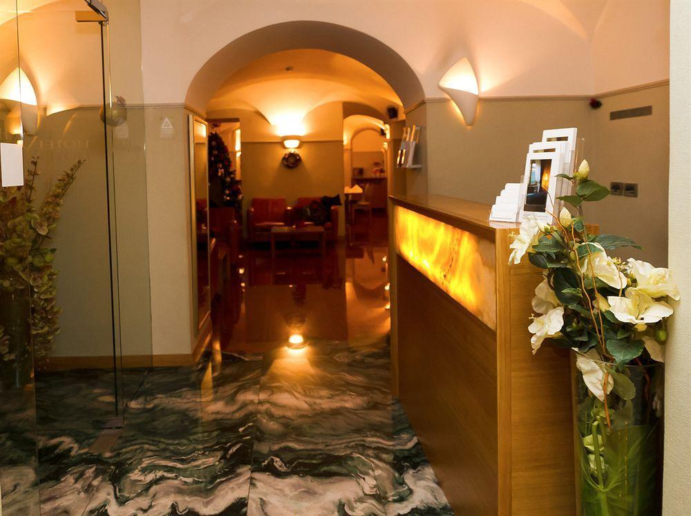 Hotel Vardar โกตอร์ ภายนอก รูปภาพ